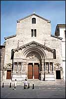 Église St-Trophime :: Arles, France