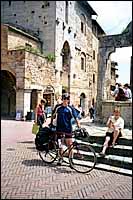 Piazza della Cisterna :: San Gimignano, Italy